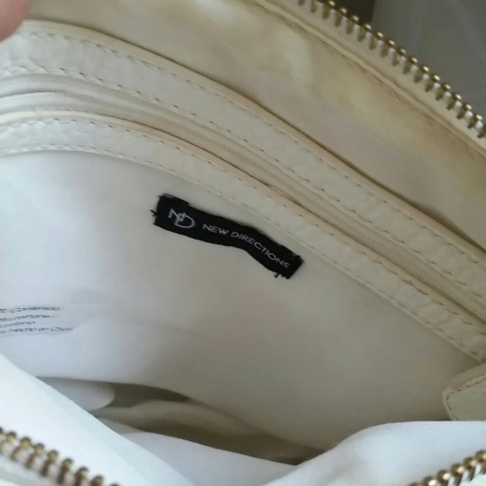 Crossbody - Picture 4 of 4